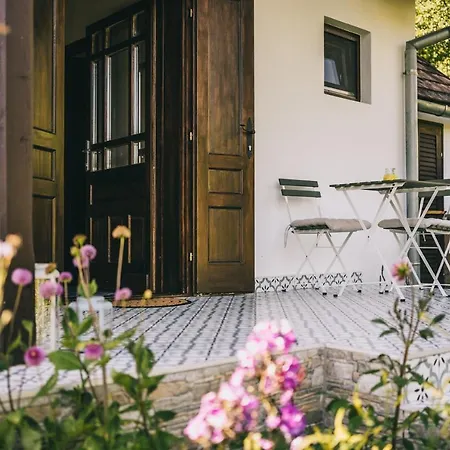 Holiday home Hillside Hideaway *